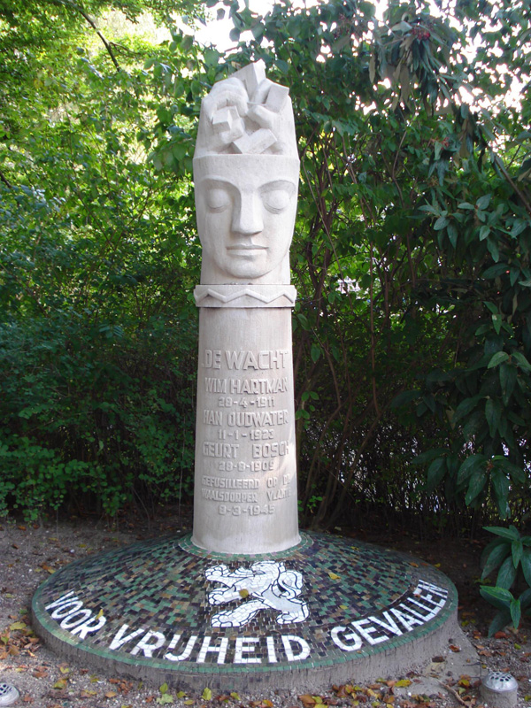 Louis van Roode - monument De Wacht - Algemene Begraafplaats Crooswijk