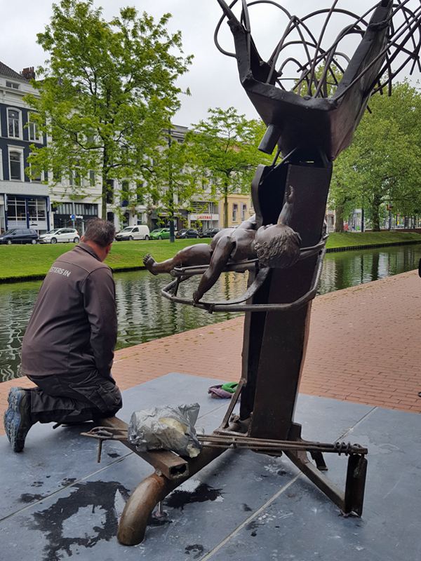 Carel Visser - Moeder en kind - terugplaatsing